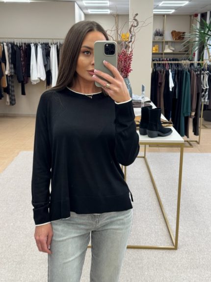 Bazinio stiliaus trikotažinė palaidinė (pudra, nude, juoda)