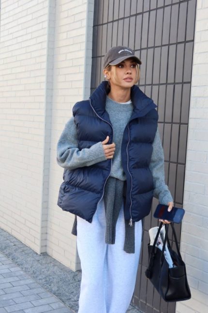 Stilinga pūkinė mėlyna liemenė