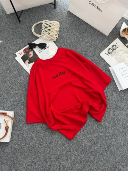 Oversized marškinėliai "Red flag"